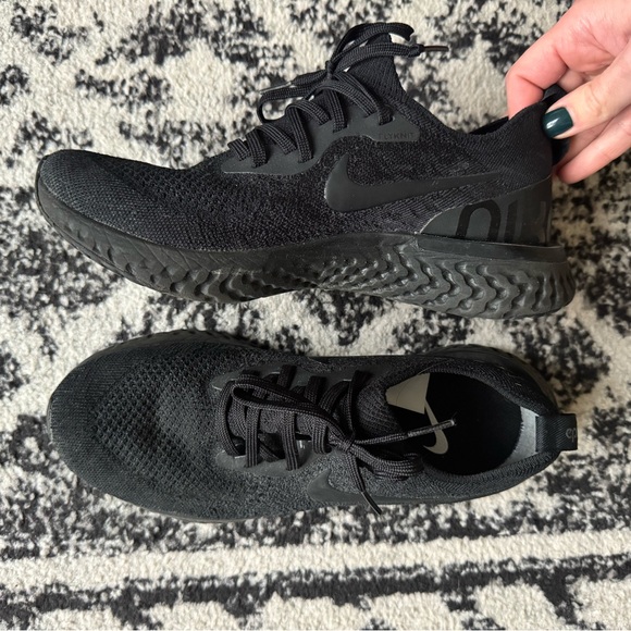 Nike Epic React Flyknit Triple Black Sneakers AQ0067-003 Men's 7 Women's 8.5 - Picture 6 of 8